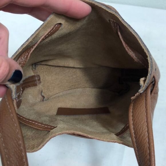 Shaffer LA Greta Bucket Crossbody Bag Brown Grained Leather Drawstring Close NWT - Picture 7 of 14